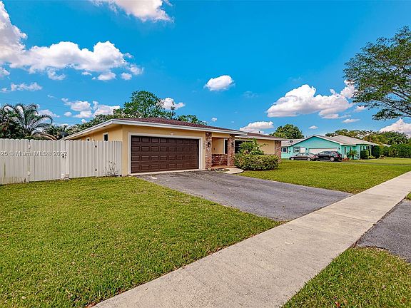2nd image of 7460 NW 9th St