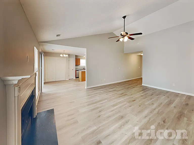 3 Long Glen Ct — Photo 3