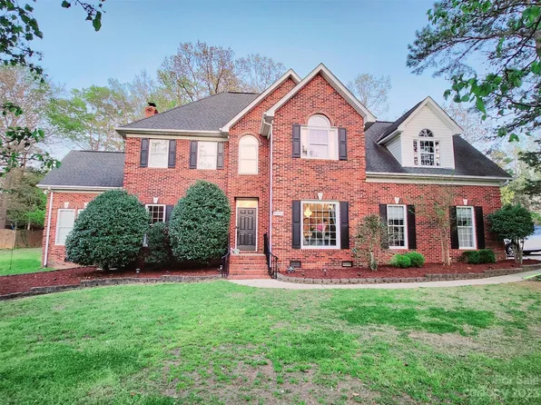 8234 Hunley Ridge Rd, Matthews, NC 28104