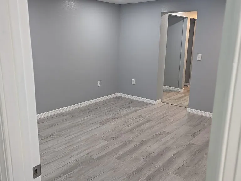 8103 N Rome Ave — Photo 2