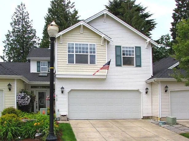 8702 NE 17th St photo 1