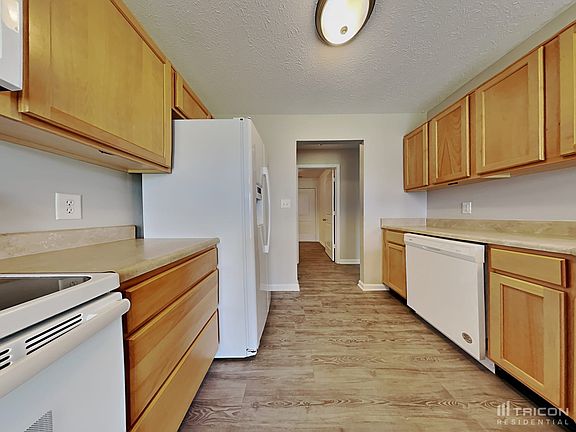 5th image of 8154 Dartmoth Ln