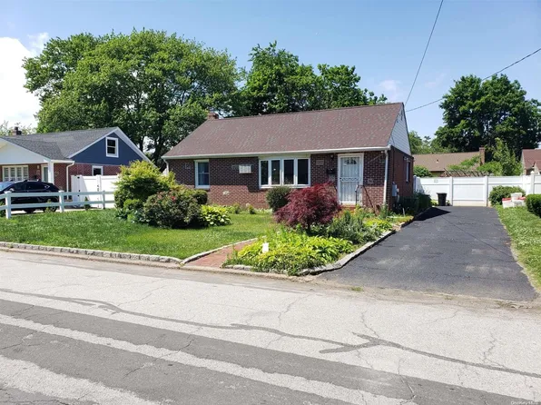 115 E Booker Avenue, Wyandanch, NY 11798