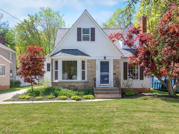 4322 Chanticleer Dr, Fairview Park, OH 44126