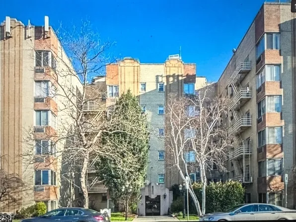 19-31 Lyons Ave Unit 412, Newark, NJ 07112