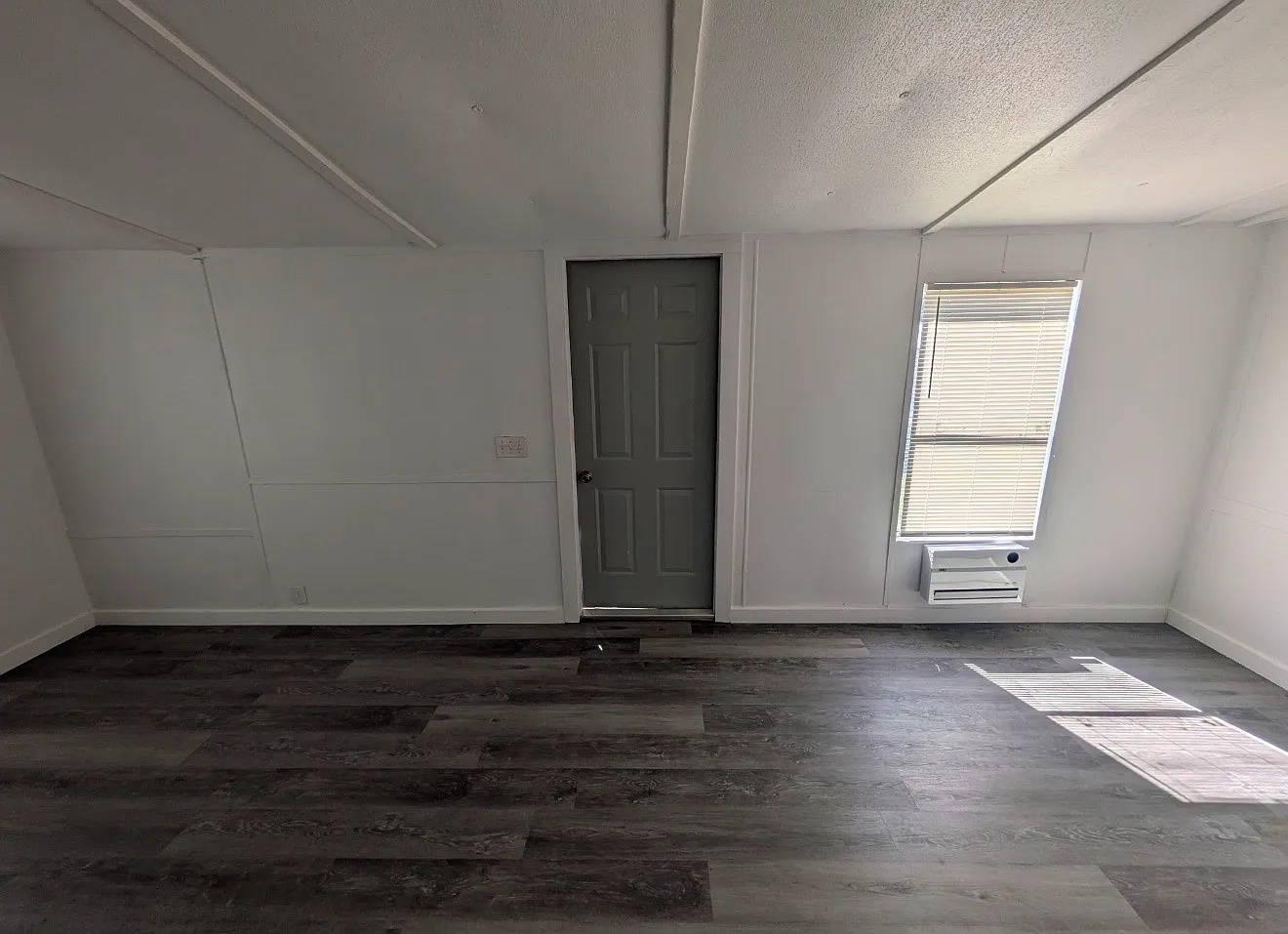 2 bed, $1,100 — Photo 3