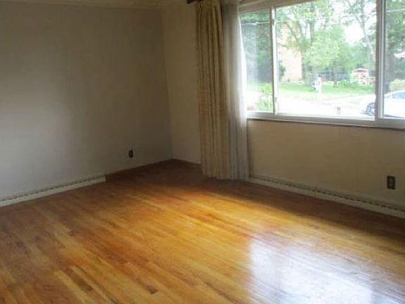 5th image of 2625 Princeton Ave