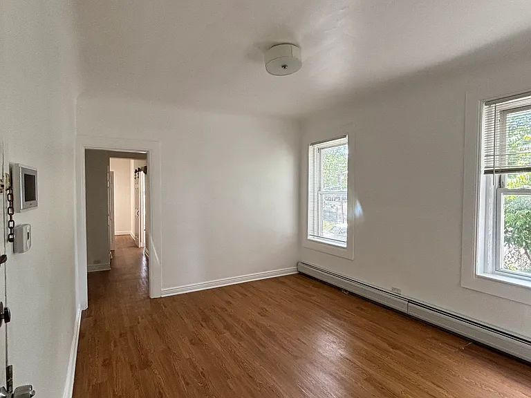 35 Conger St #2L — Photo 3