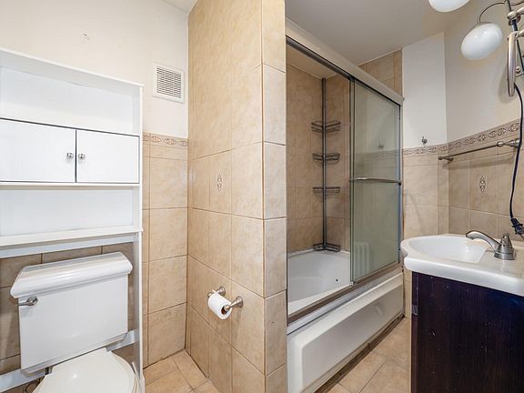5th image of 21 Clendenny Ave Floor 1