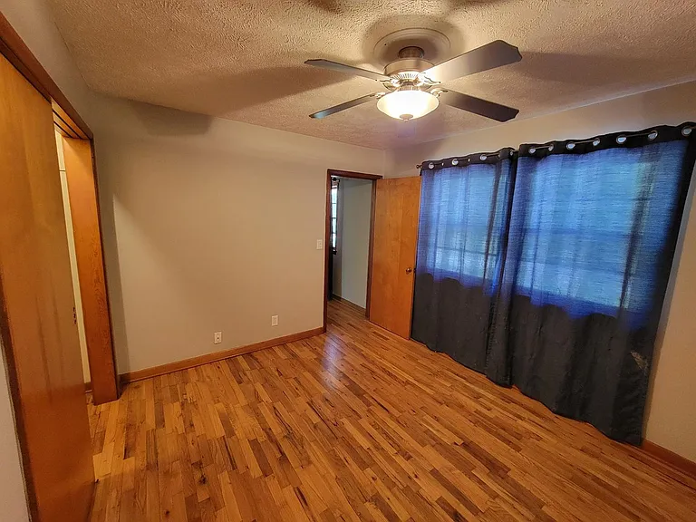737 Lindberg Dr — Photo 14