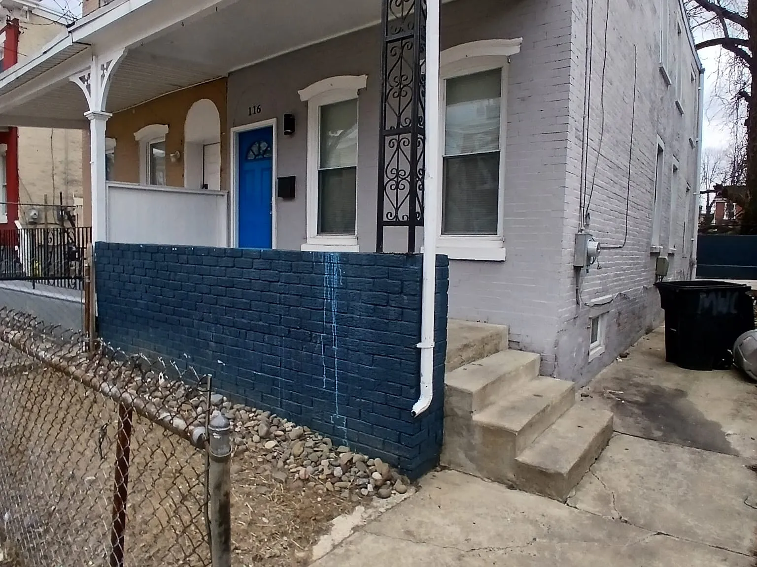 3 bed, 1200 sqft, $2,100 — Photo 3