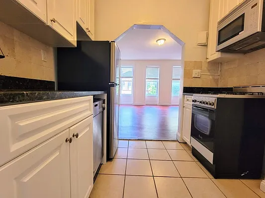 Rented by Gold & Appel Realty Corp | media 9