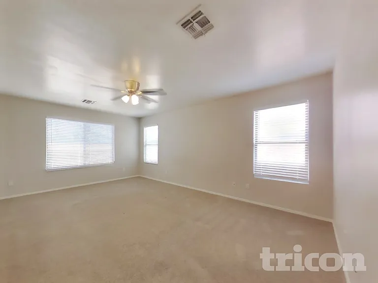 43714 W Cale Dr — Photo 9