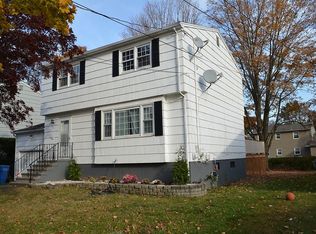 221 Daniel Rd, Hamden, CT 06517