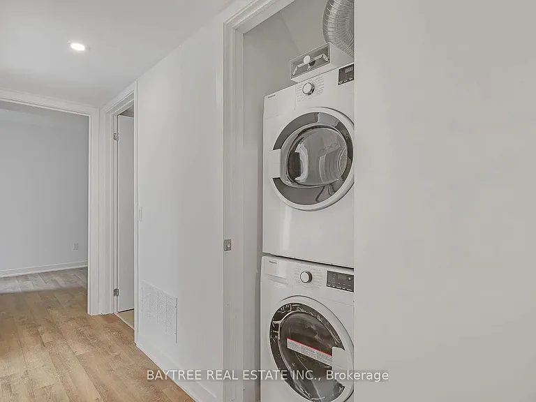 30 Ed Clark Gdns #Townhouse 4 — Photo 23