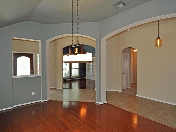 3rd image of 15810 Magnolia Shores Ln