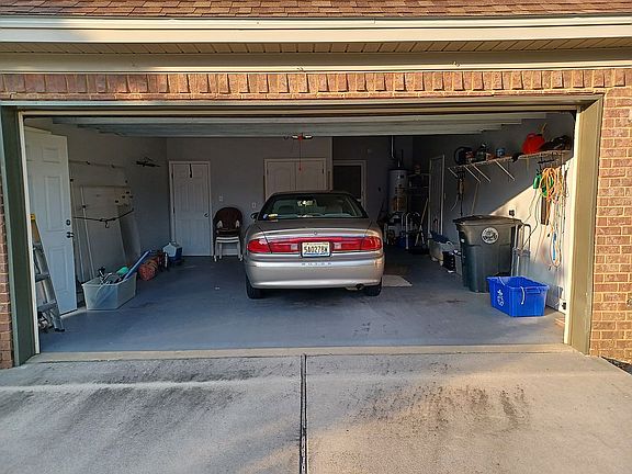 2 Cars, Storage above Garage