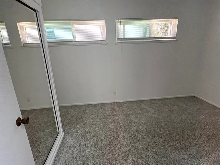 405 Corona Del Mar #6 — Photo 15