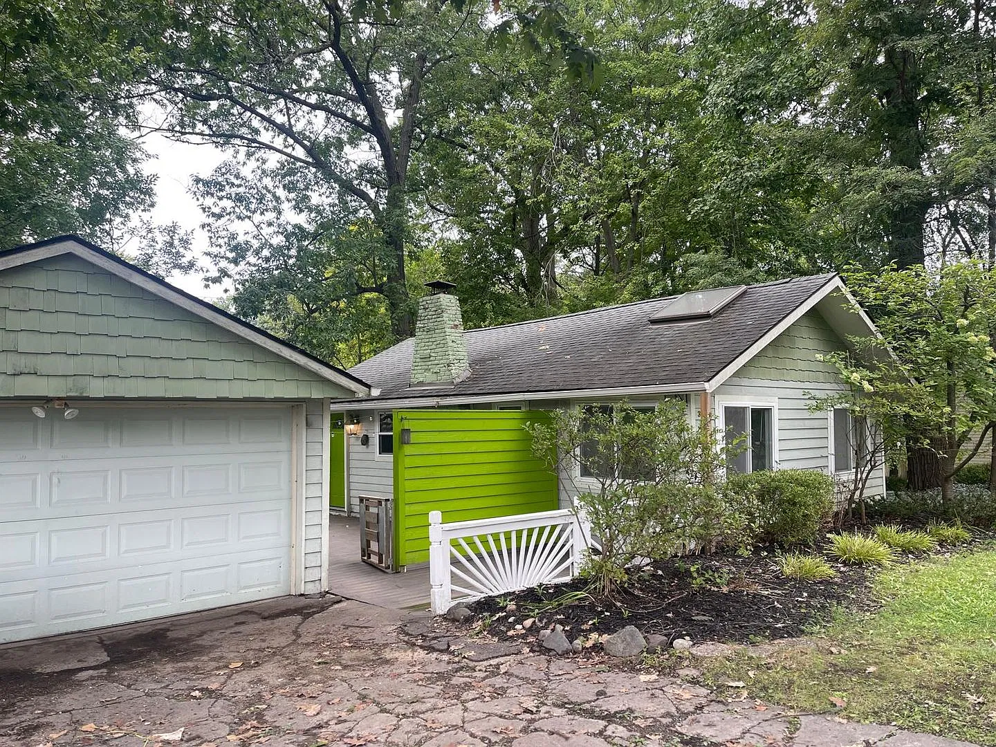 Beautiful Cottage Rustic Home In West Bloomfield with Lake Privileges — Photo 2