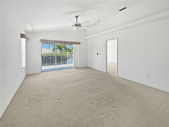 5th image of 1004 SW 48th Ter APT 203