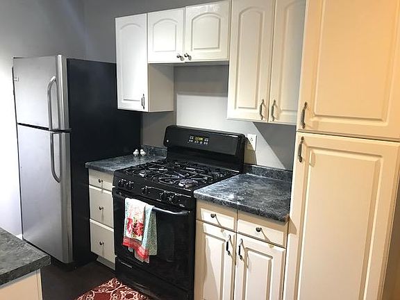 4th image of 1411 W Edgerton Ave #613