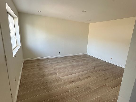 2nd image of 2080 Raymond Ave APT 4