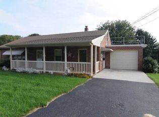 285 Glenvue Rd, Glen Rock, PA 17327