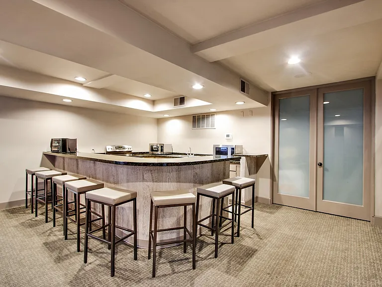 Woodcliff Apartments — Photo 45