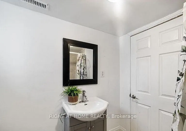 484 Phillip Murray Ave #LOWER — Photo 12