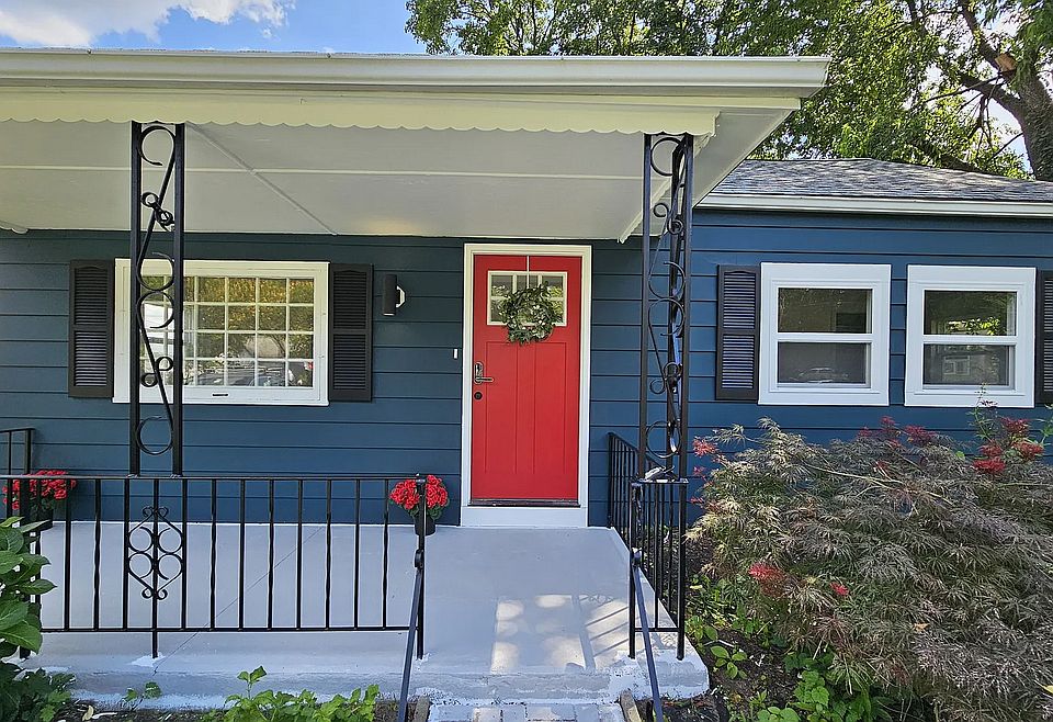 1st image of 2723 Crest Ave