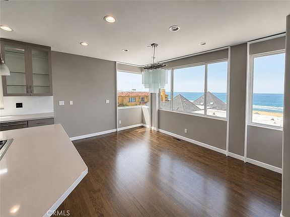 5th image of 2406 Ocean Dr