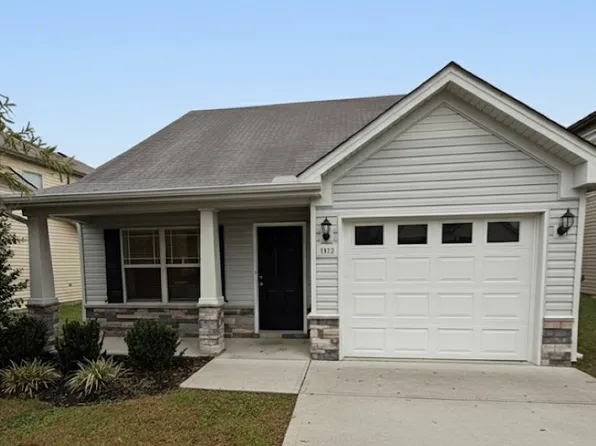 1912 Warmingfield Dr, Murfreesboro, TN 37127
