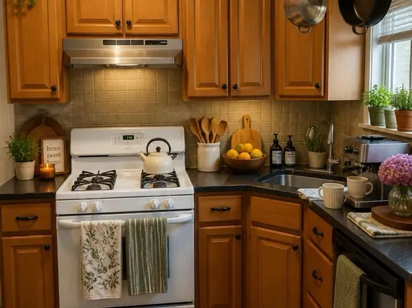 377 Henry St APT 2, Orange, NJ 07050
