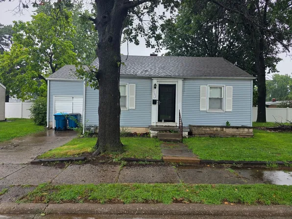 131 Eaton Ave, Wood River, IL 62095