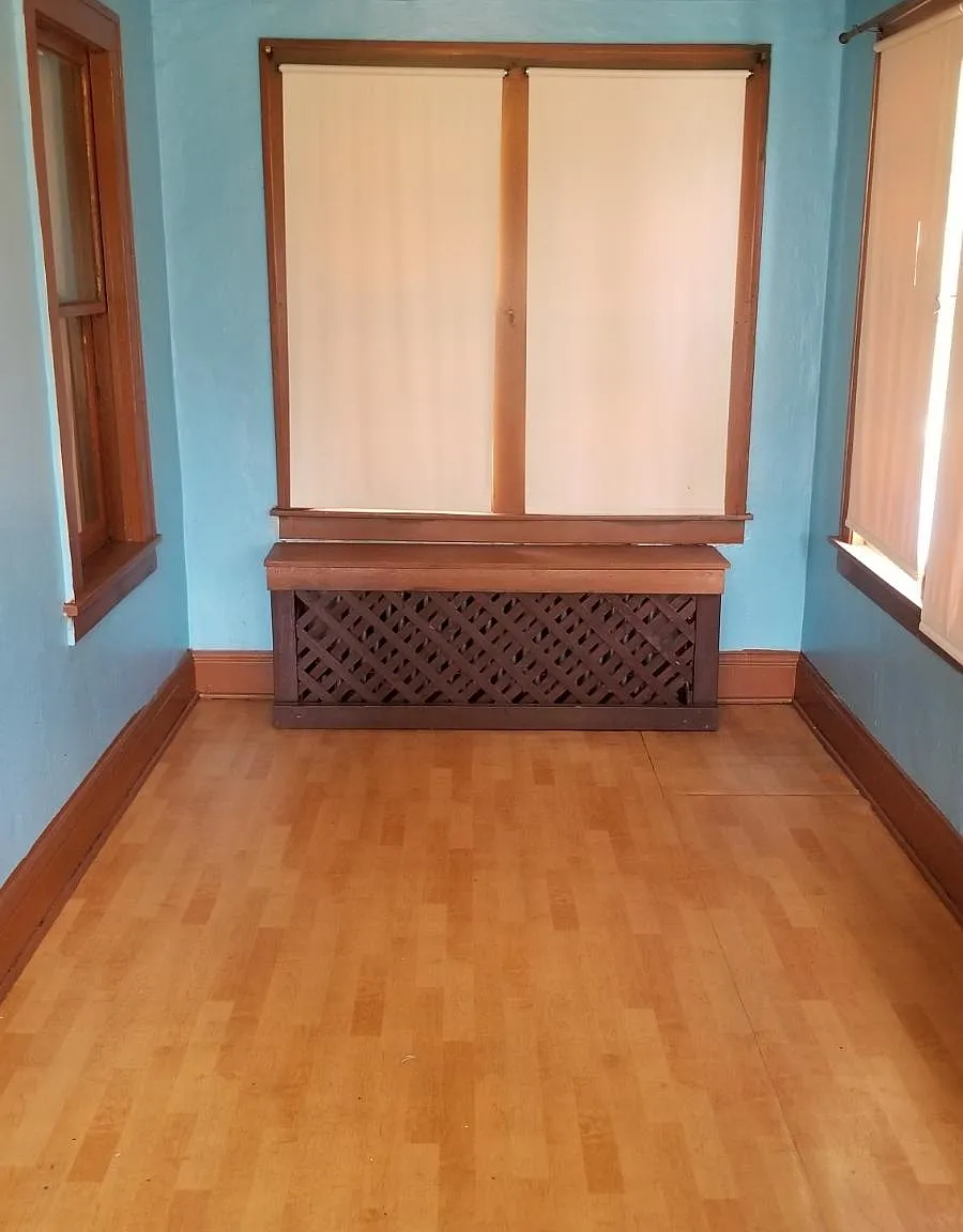 903 Broadway Ave — Photo 2