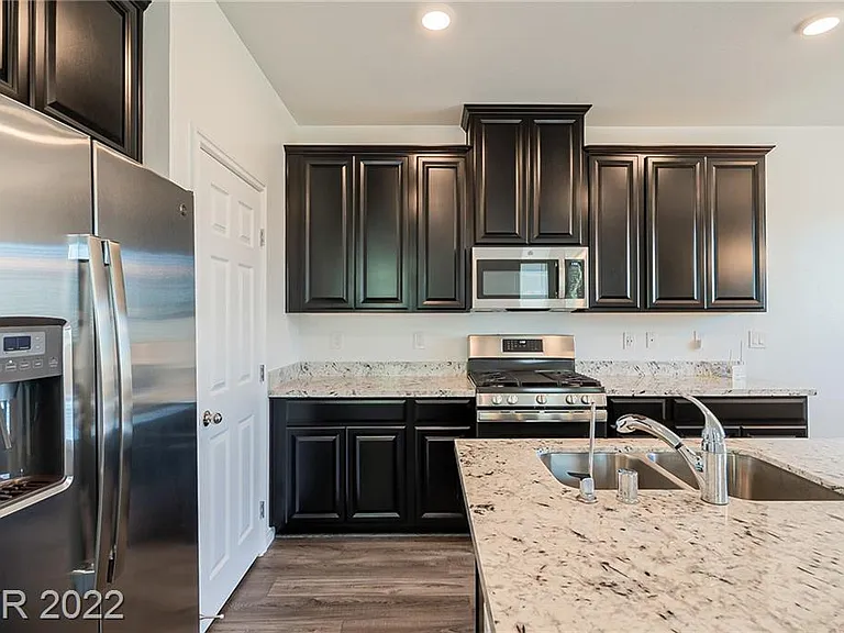 827 E Spring Estates Ave — Photo 8