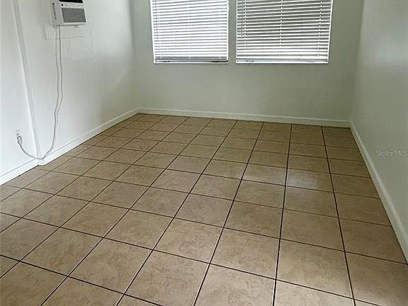 5th image of 2695 Fruitville Rd