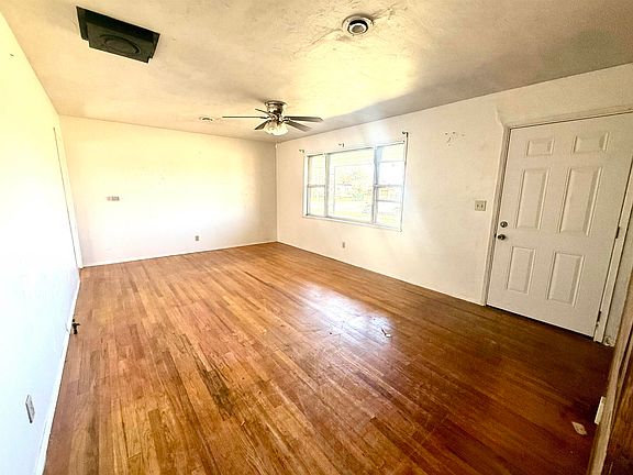 4th image of 611 4th St