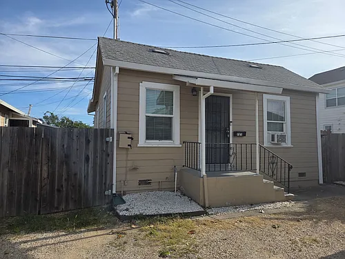717 717.5 #721-727 Photo 1