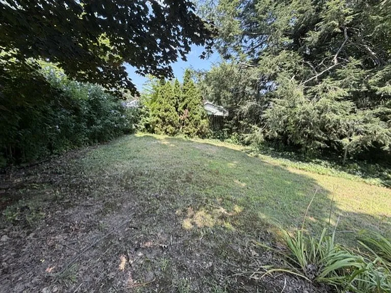433 Allenford St — Photo 23