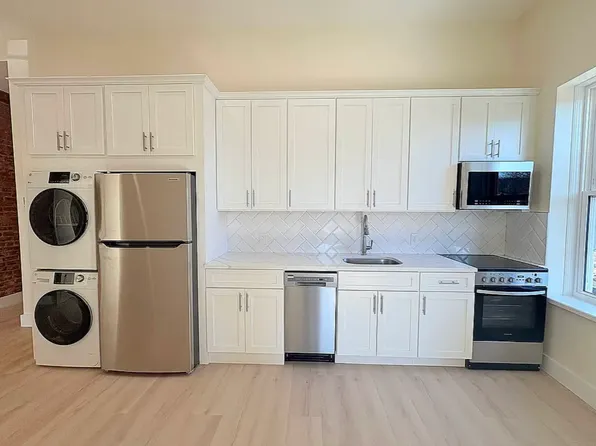 70 E 10th St APT 3F, Brooklyn, NY 11218
