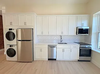 70 East Tenth Street, #3F