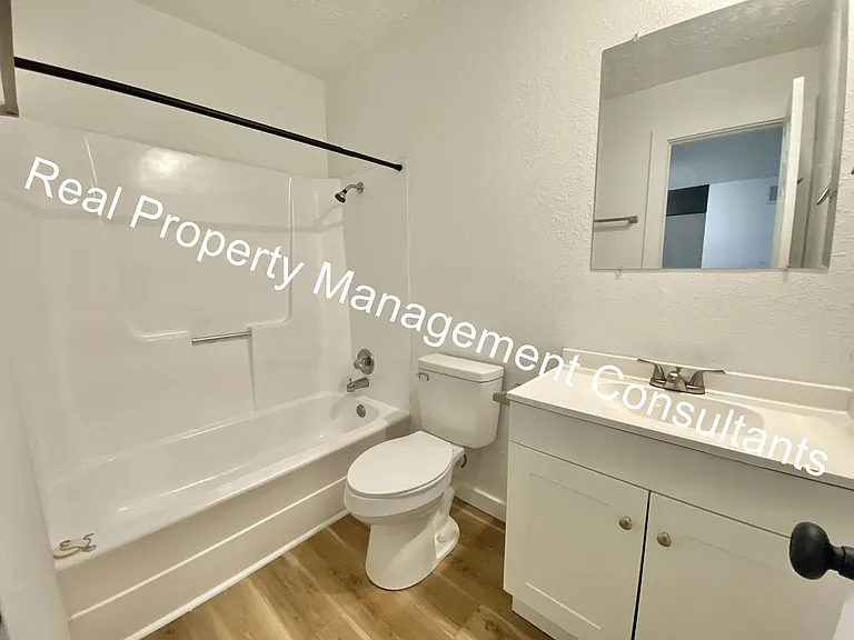 1001 Twin Oaks Ter — Photo 14