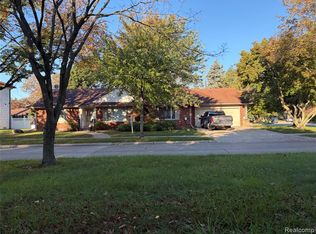 1941 Hawthorne St, Dearborn, MI 48128