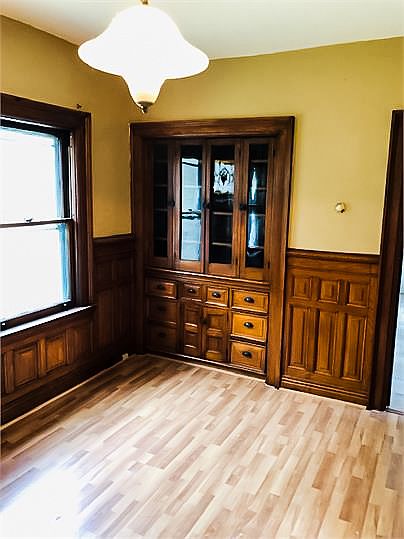 2nd image of 404 W Utica St #3