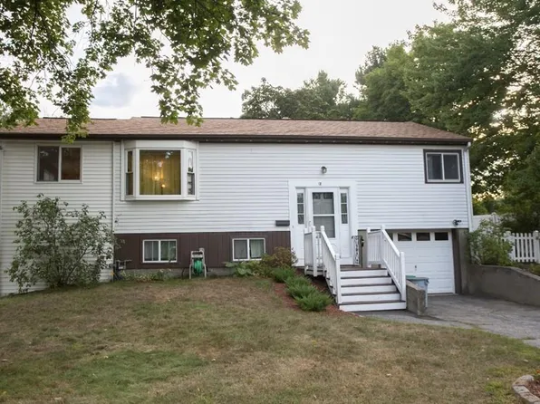 12 E Sheppard Ln, Chelmsford, MA 01824