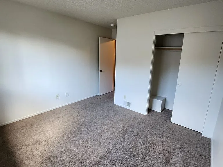 Palisade Ave - Fourplex — Photo 13