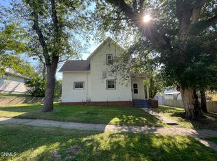 611 3rd Ave SW, Jamestown, ND 58401