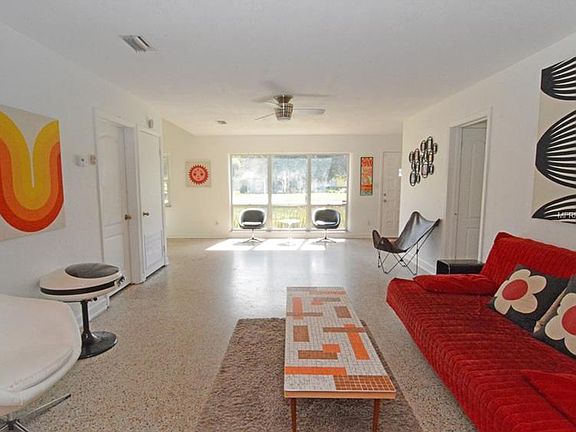 5th image of 1406 Catalpa Ln