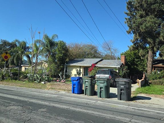2nd image of 2811 Casitas Ave